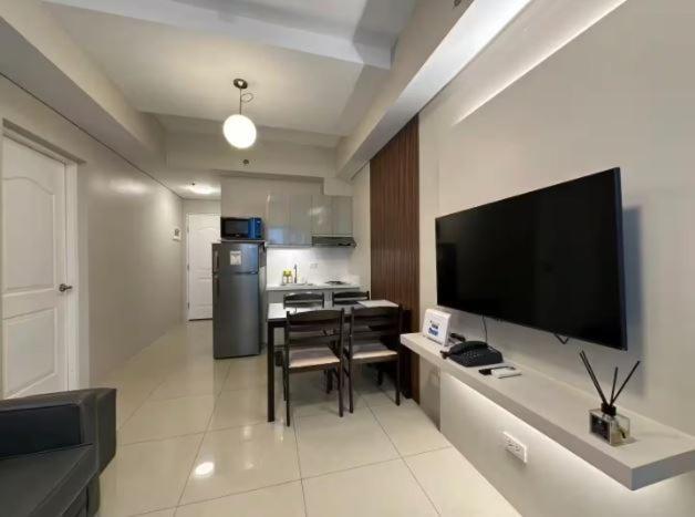 Amora Suites At The Beacon Makati Manila Exterior foto